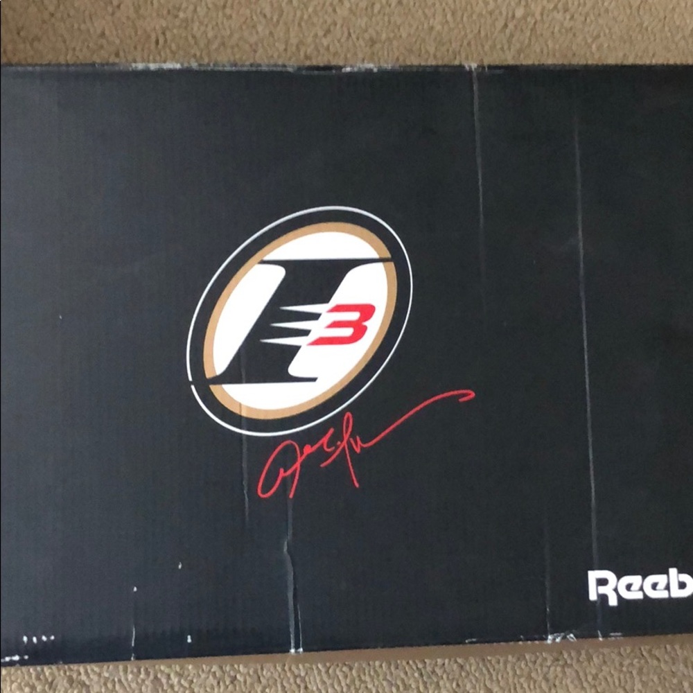 Allen Iverson RBK Questions Red & White Size 10